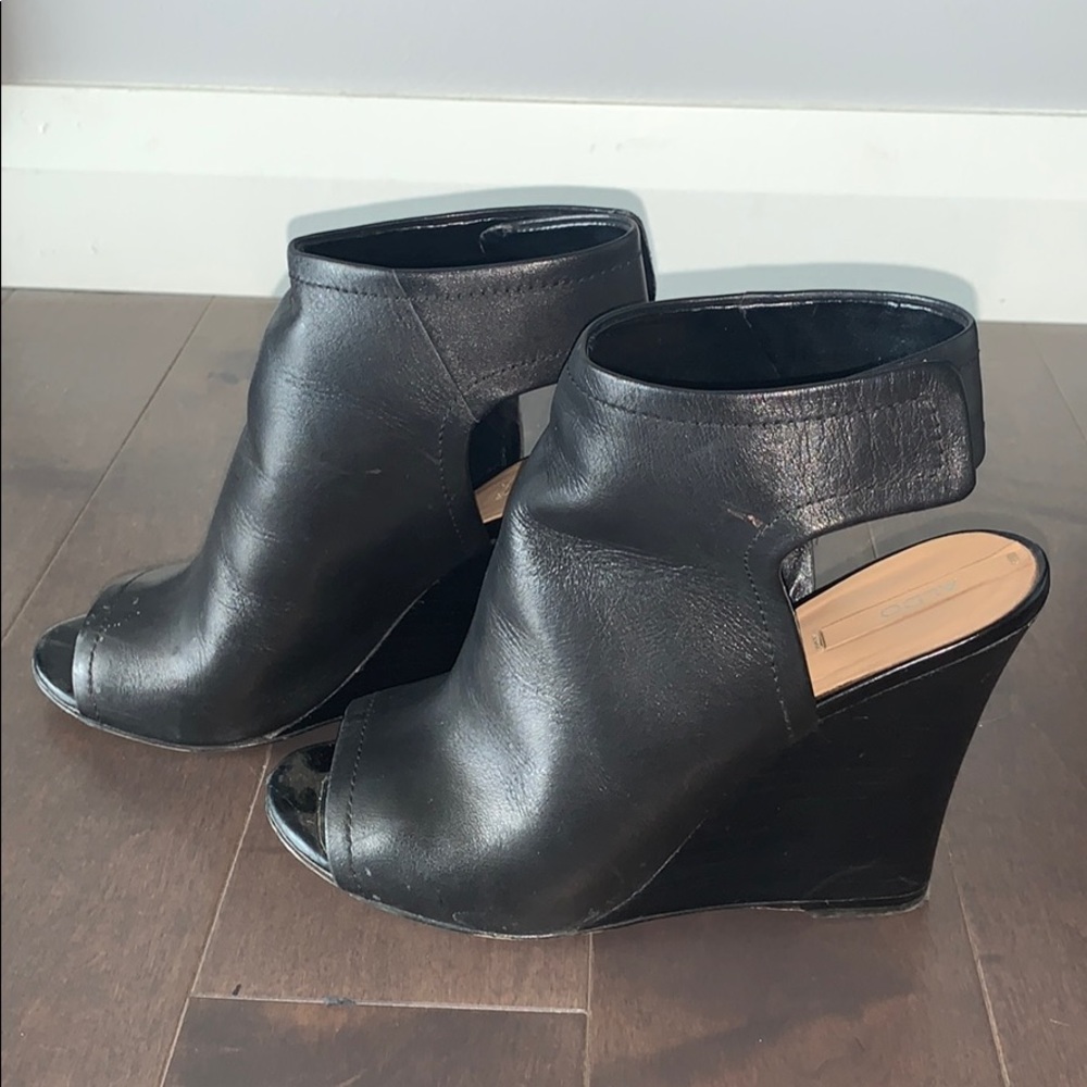 Open toed wedges